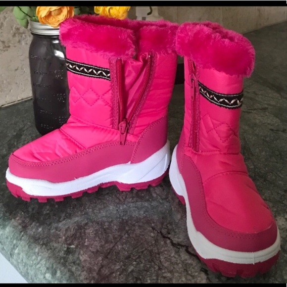 snow boots size 9